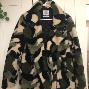 Urban Outfitters Teddy Sherpa